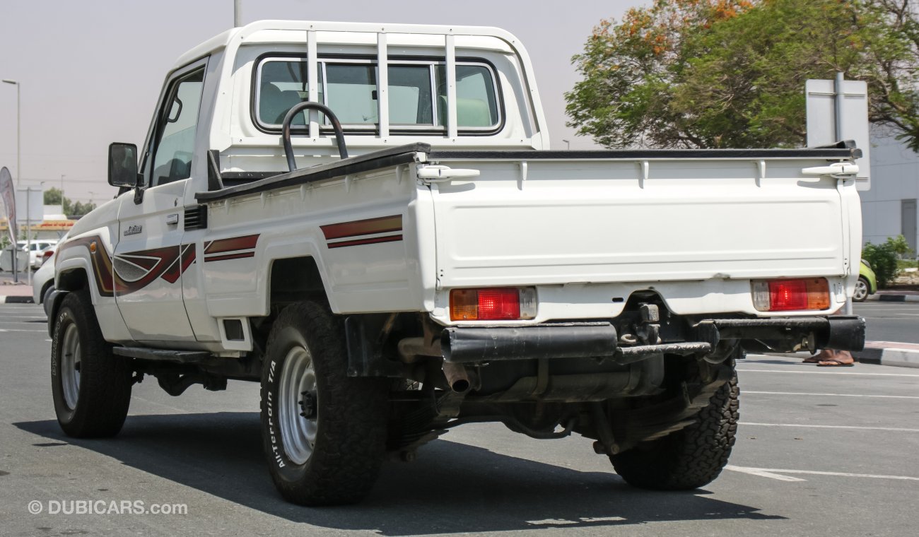 Toyota Land Cruiser Pick Up 6 cylinder diesel 4200cc