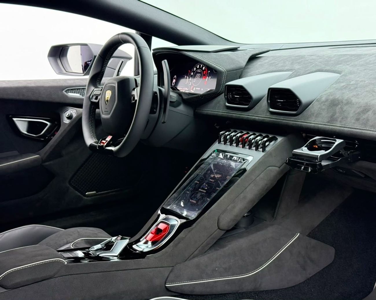 لامبورغيني هوراكان 2024 Lamborghini Huracan Sterrato LP-610-4, Warranty, Full Service History, Very Low Km, Japanese