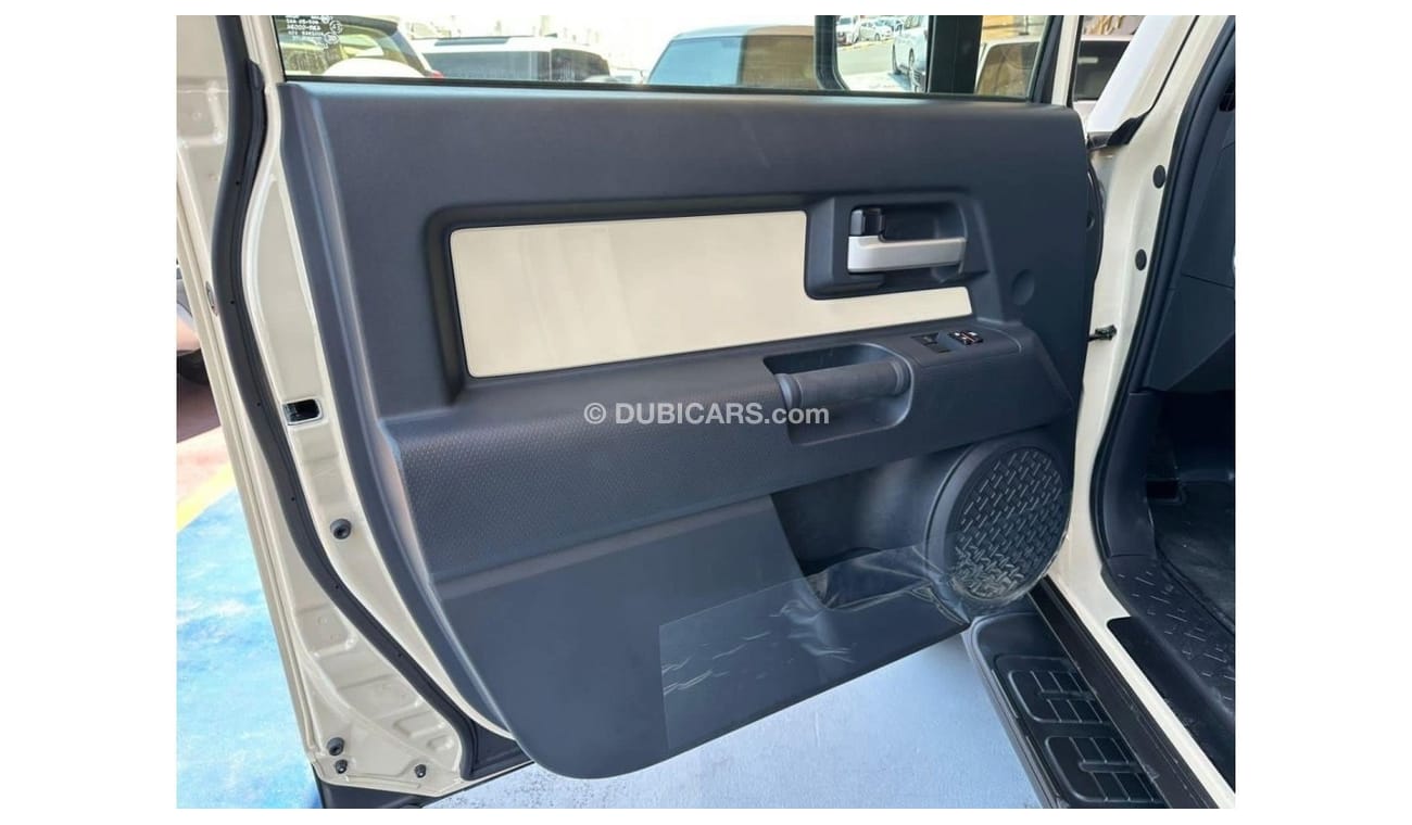 Toyota FJ Cruiser GCC SPEC UNDER WARRANTY FINAL EDITION