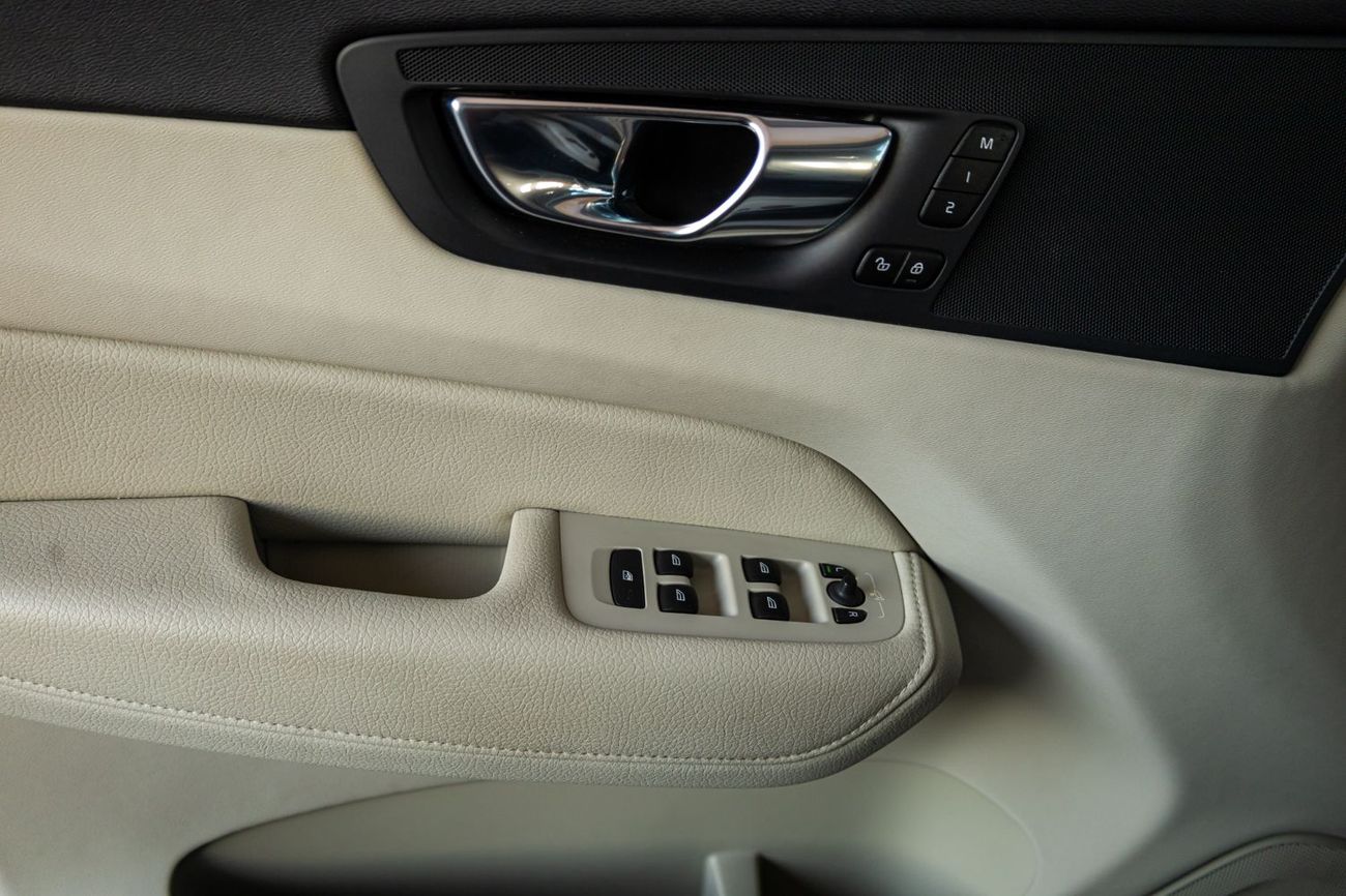 Volvo XC60 Momentum 2.0L AWD