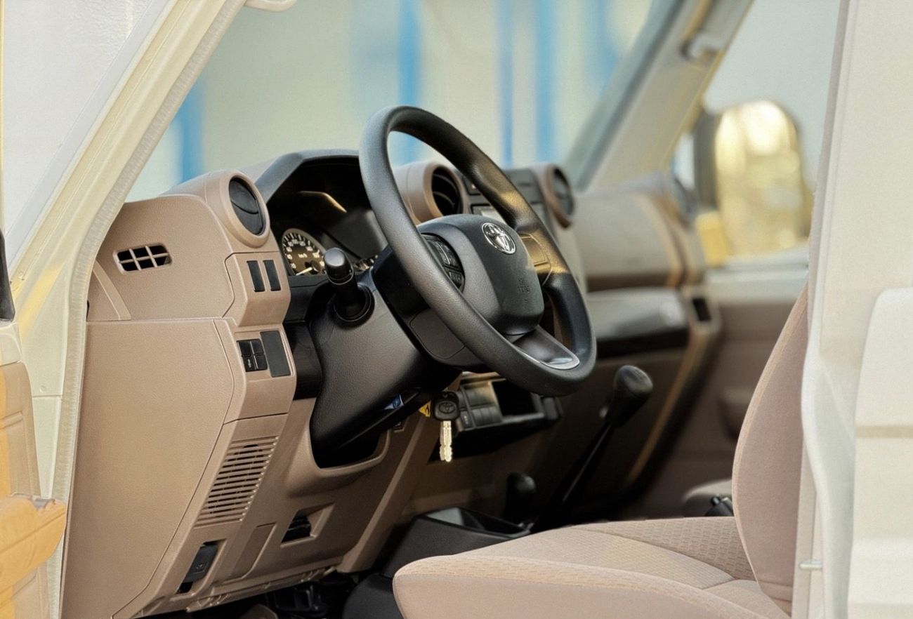 Toyota Land Cruiser Pickup 70 MANUAL TRANSMISSION, DIESEL