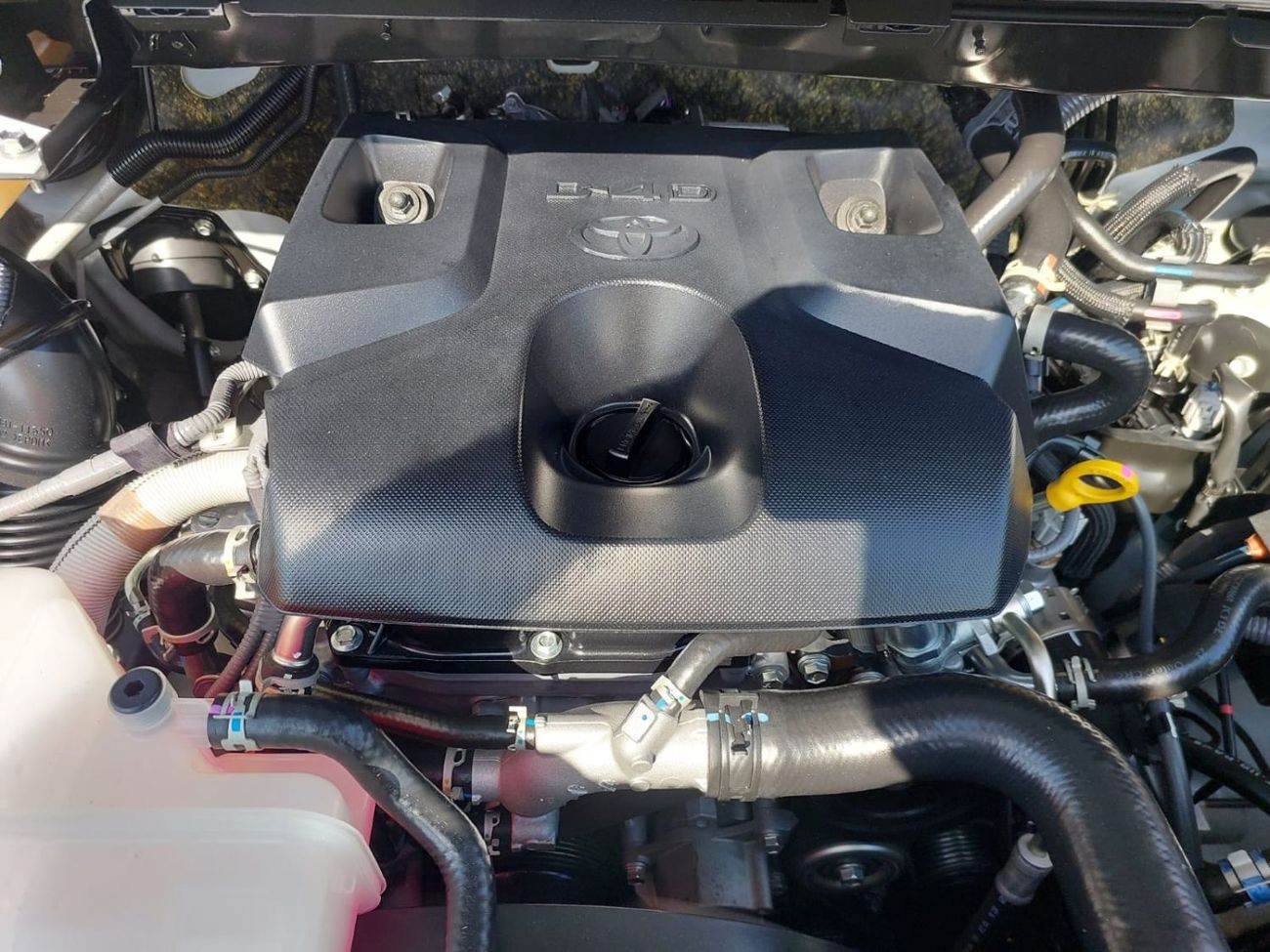 Toyota Hiace (RAMADAN OFFER) TOYOTA HIACE  VAN RHD 2025 MODEL 2.8 L DIESEL AUTOMATIC(PM80832)