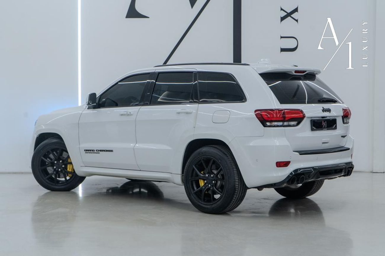 جيب جراند شيروكي Trackhawk 6.2L 2018 Jeep Grand Cherokee SC, Warranty, Full Jeep Service History, 707HP, GCC