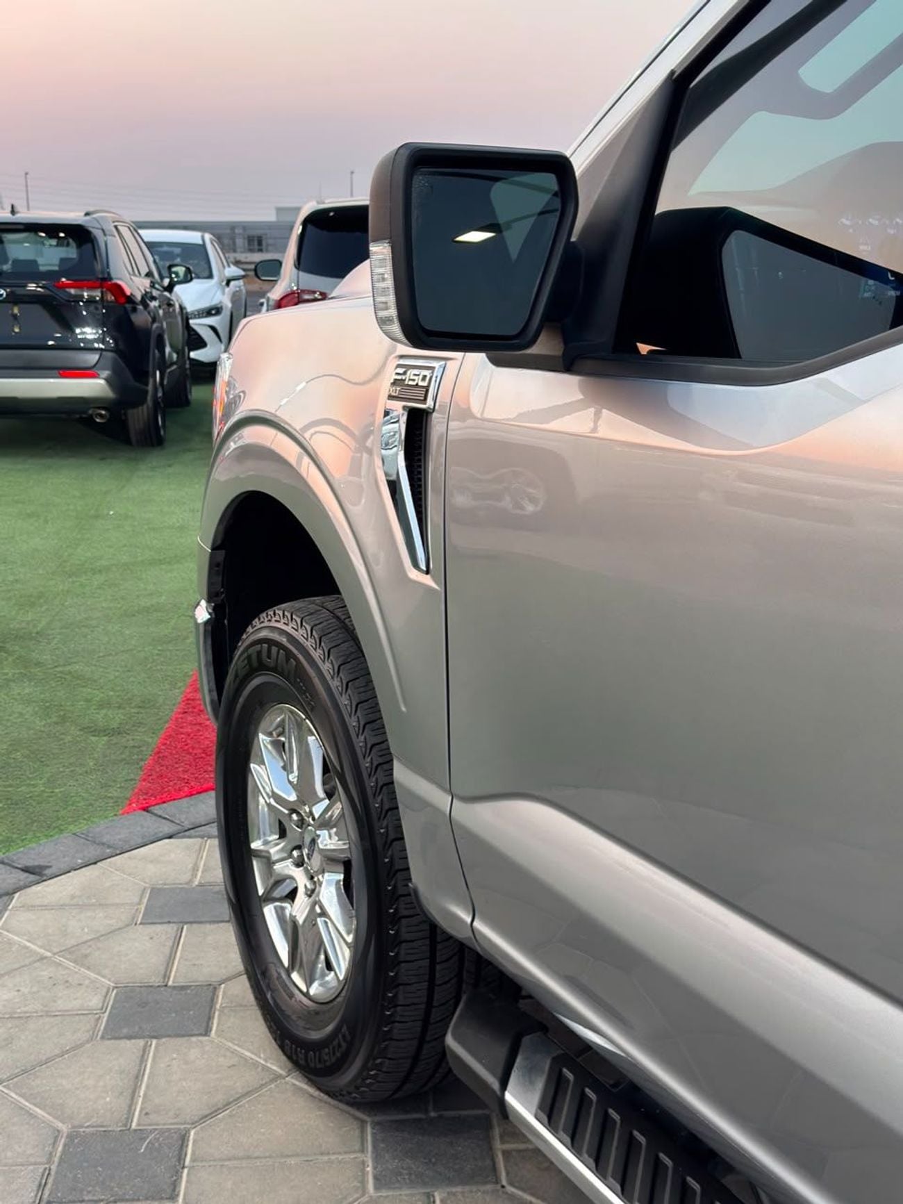 Ford F-150 XLT CREW CAB
