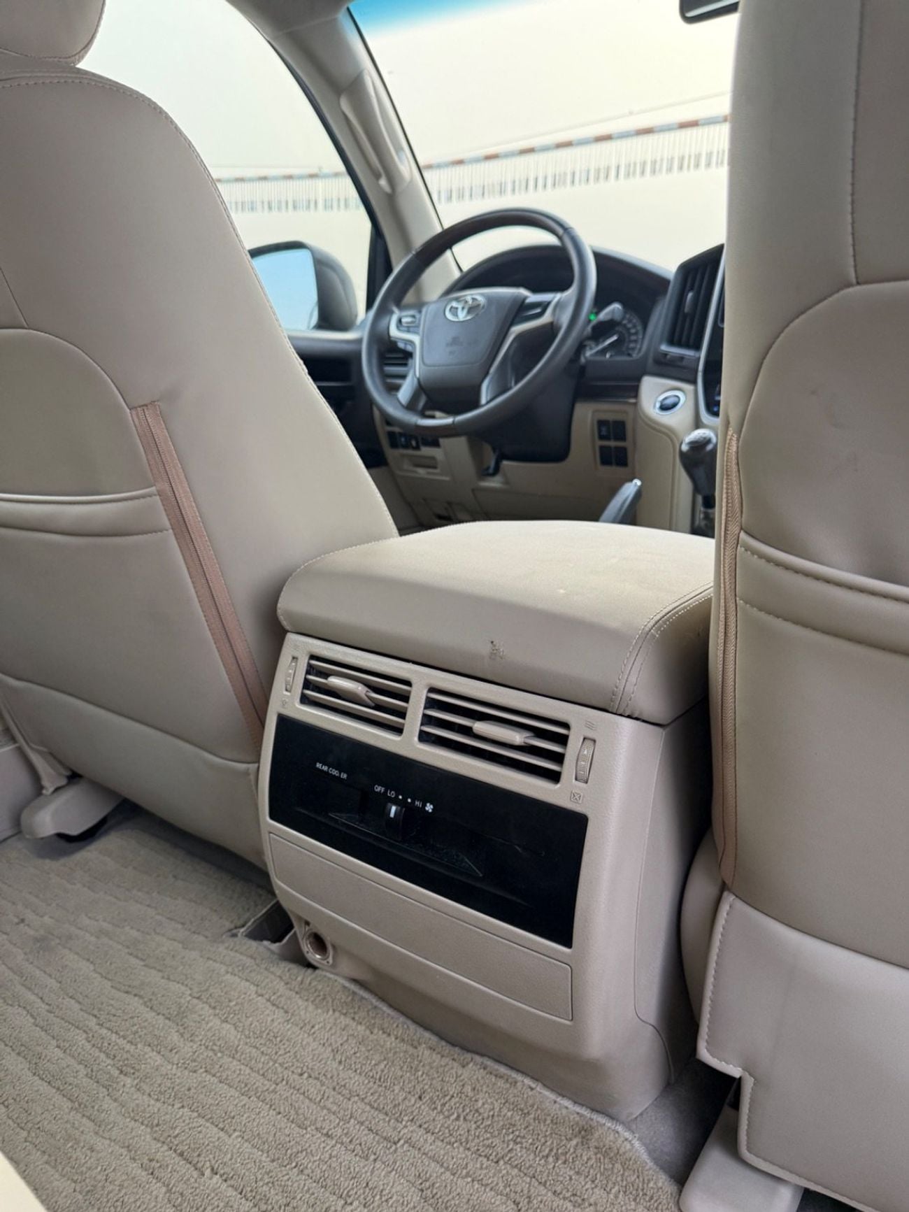 Toyota Land Cruiser SAFARI 2019 LAND CRUISER GXR V6/4.0 FACELIFTED 2025 EXCELLENT CONDITION GCC