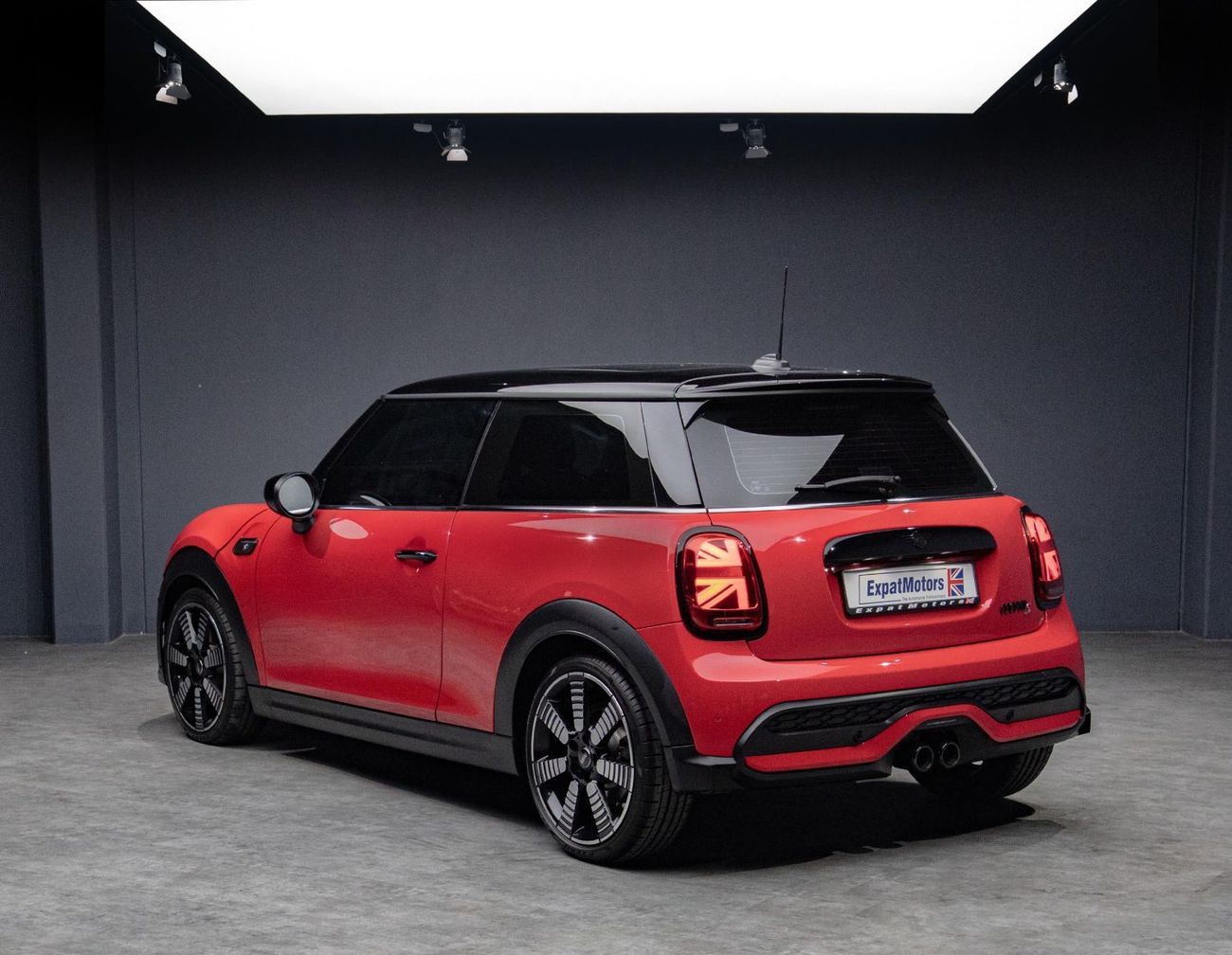 Mini Cooper S 1,180x60 • 20% DP • 2022 MINI Cooper S 2.0 • MINI Service Contract • Warranty Available • GCC •