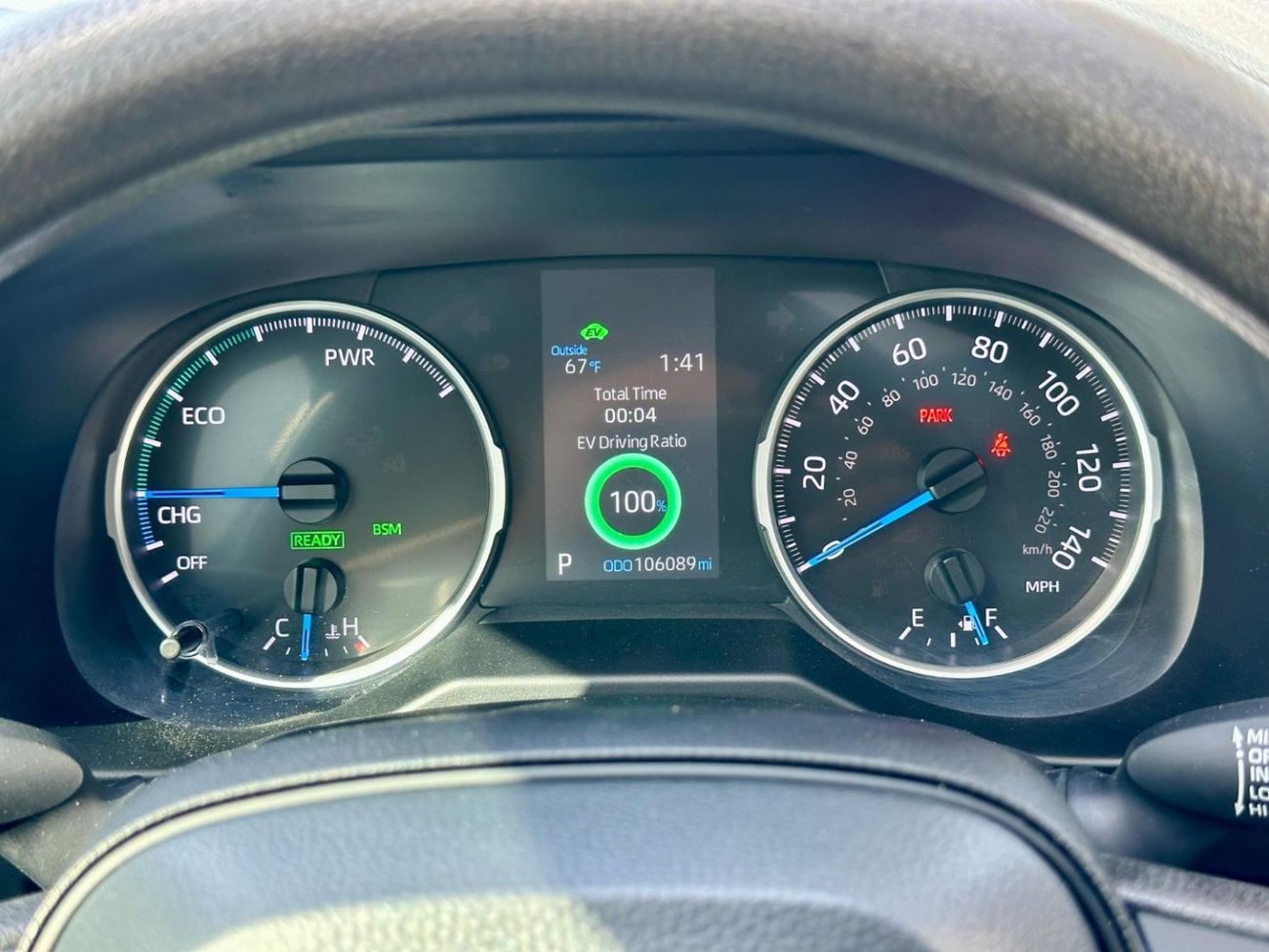 تويوتا راف ٤ XLE-AWD Hybrid Full Option