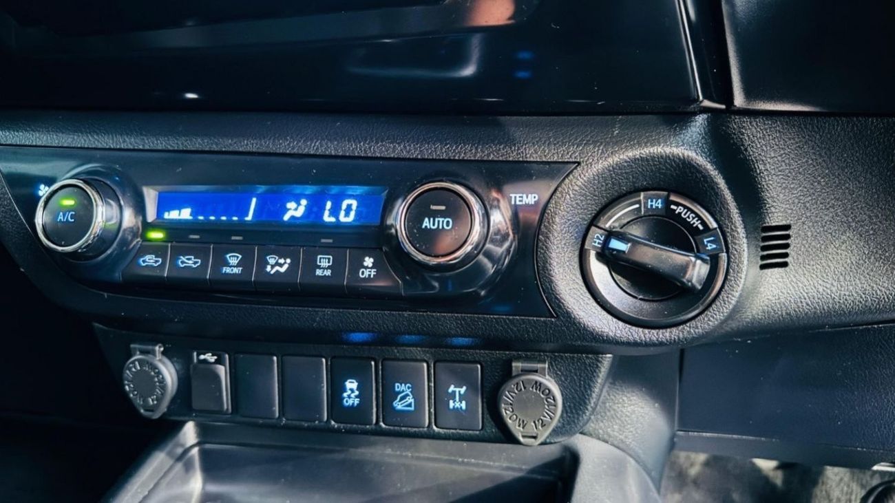 تويوتا هيلوكس -