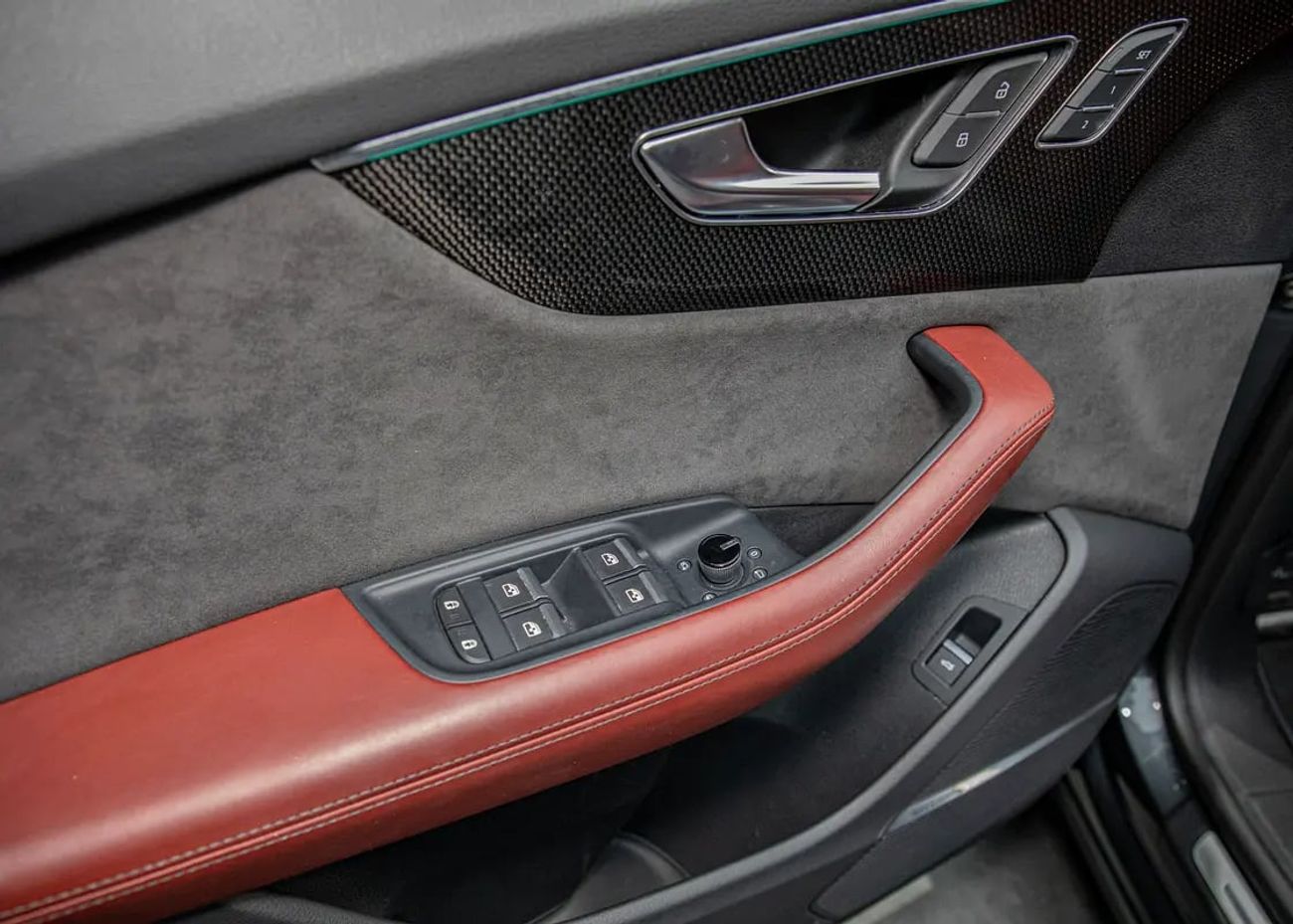 أودي SQ8 4.0 TFSI quattro (507 HP)