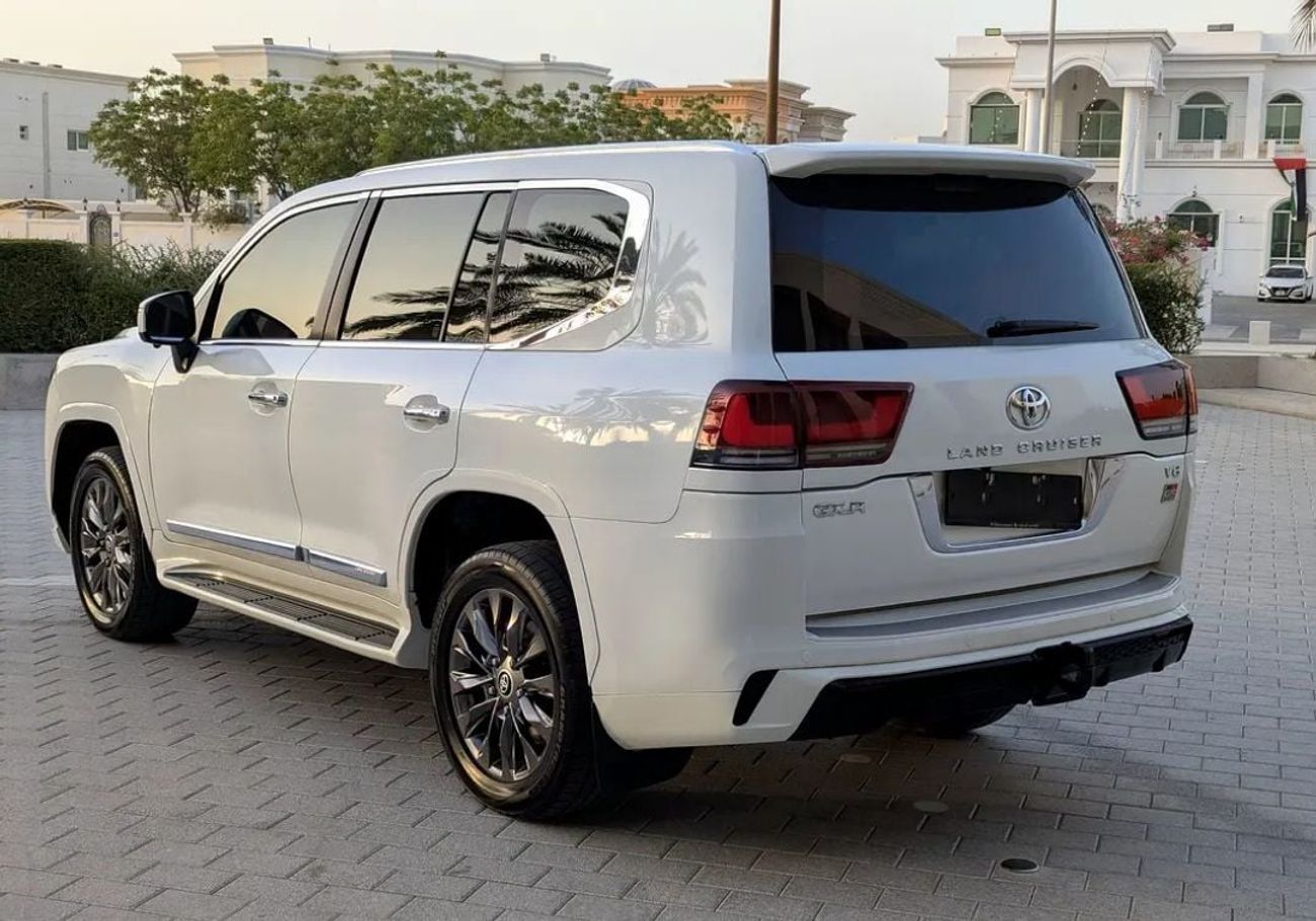 تويوتا لاند كروزر Toyota landcruise 2015Model GXR Top Full option Facelifted 2026 4.0L v6 petrol Engine Colour White p