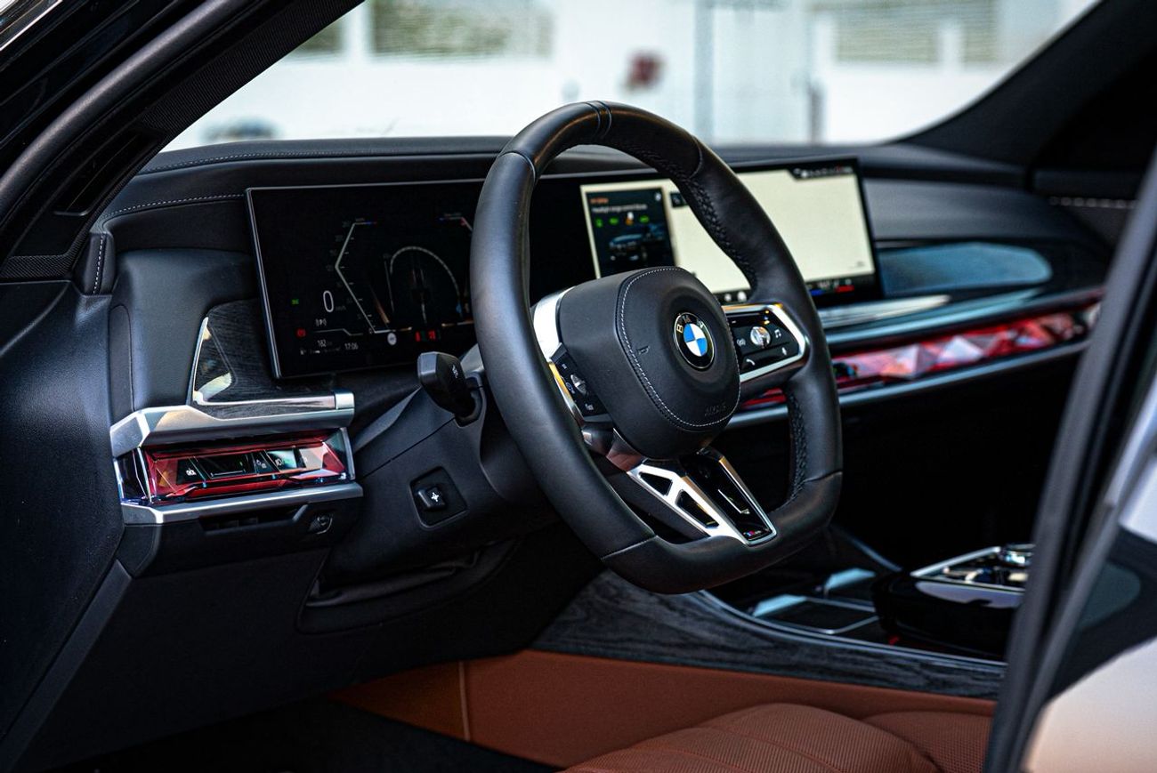 بي أم دبليو 740i