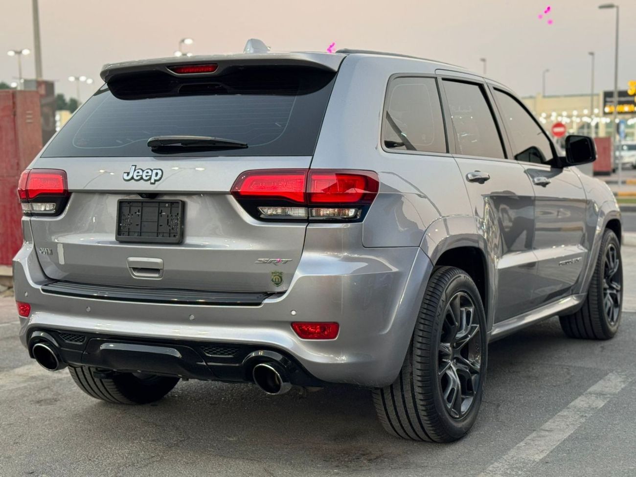 جيب جراند شيروكي SRT 6.4L