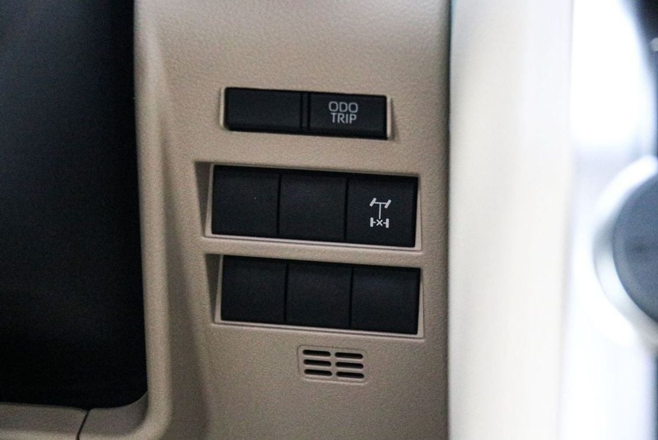 Toyota Land Cruiser GXR 4.0L Toyota Land Cruiser GXR 2024 | 4L | BASIC