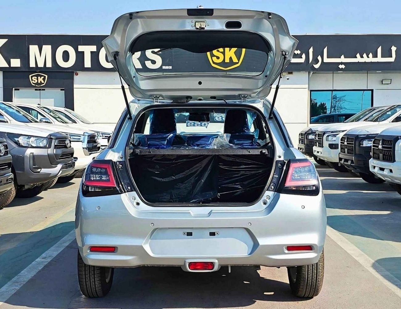 سوزوكي سويفت GLX SUZUKI SWIFT GLX HYBRID || RADAR PETROL AT 1.2L V4 (CODE # SWGLXFOH) SILVER 2026