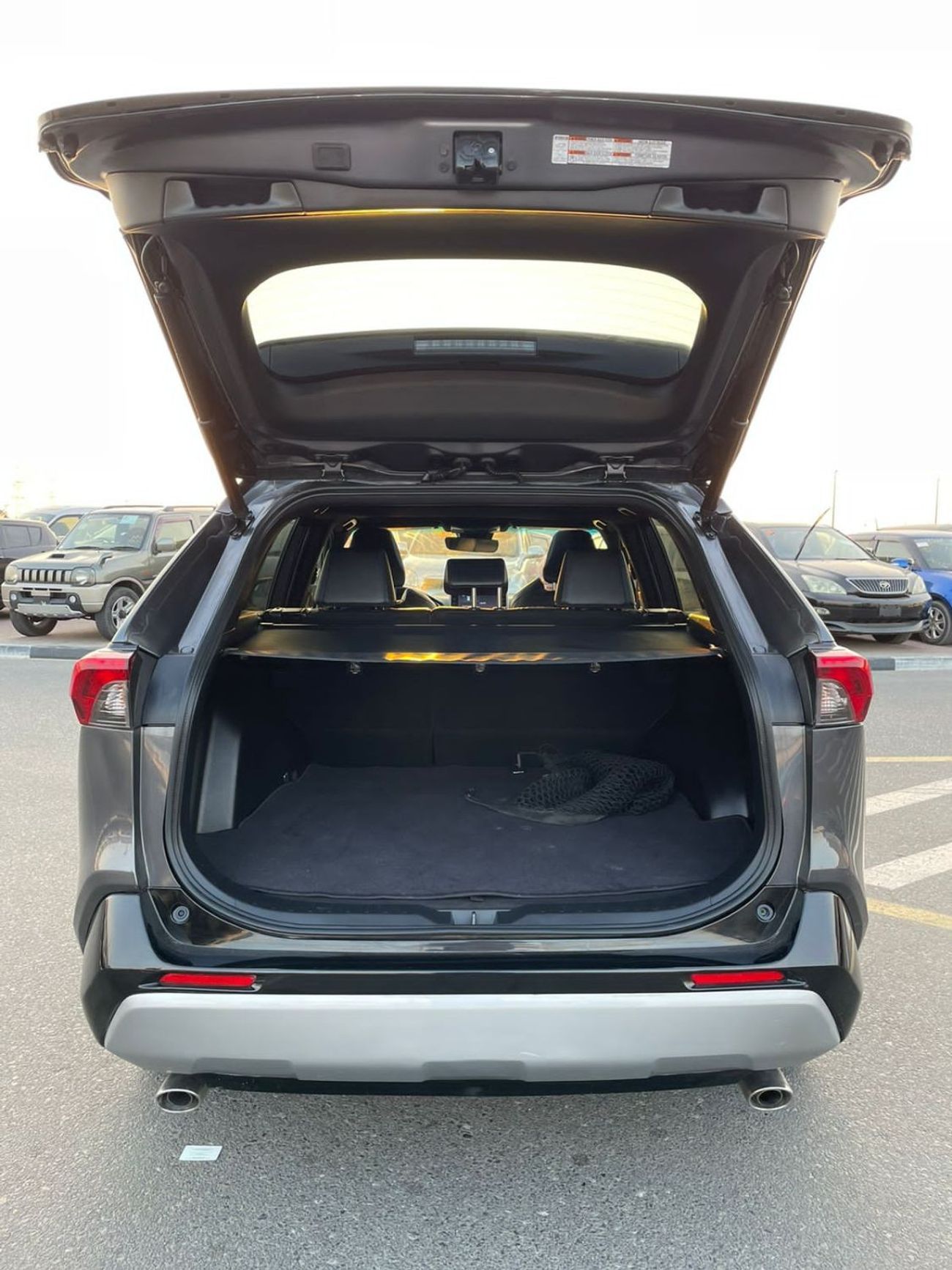 Toyota RAV4 XLE HYBRID  4X4