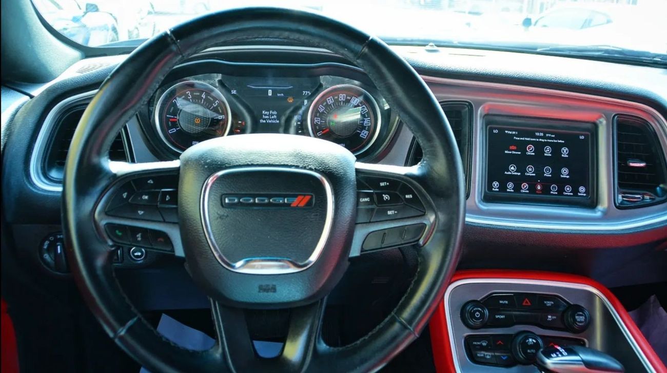 Dodge Challenger Challenger SXT V6 3.6L 2019/ SRT Kit/ Leather Interior/ Excellent Condition