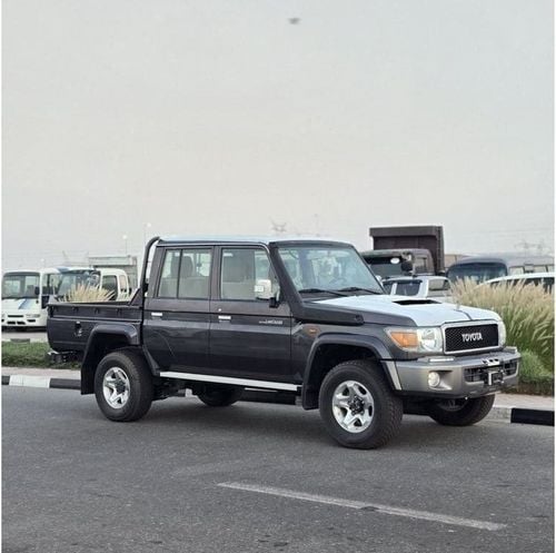 Toyota Land Cruiser Pick Up 2023 LC79 4.5L V8 Diesel MT Full option
