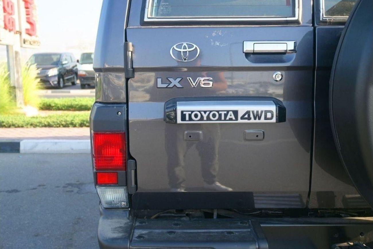 Toyota Land Cruiser 70 Toyota Land Cruiser Hard Top LC71 SHORT CHASE 4.0L Petrol AT