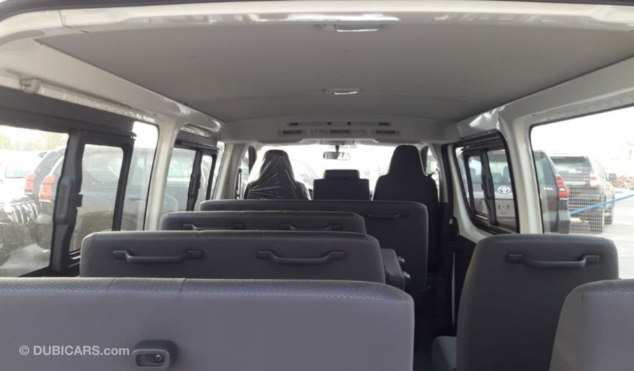 Toyota Hiace 2.7L Petrol15 SEATS