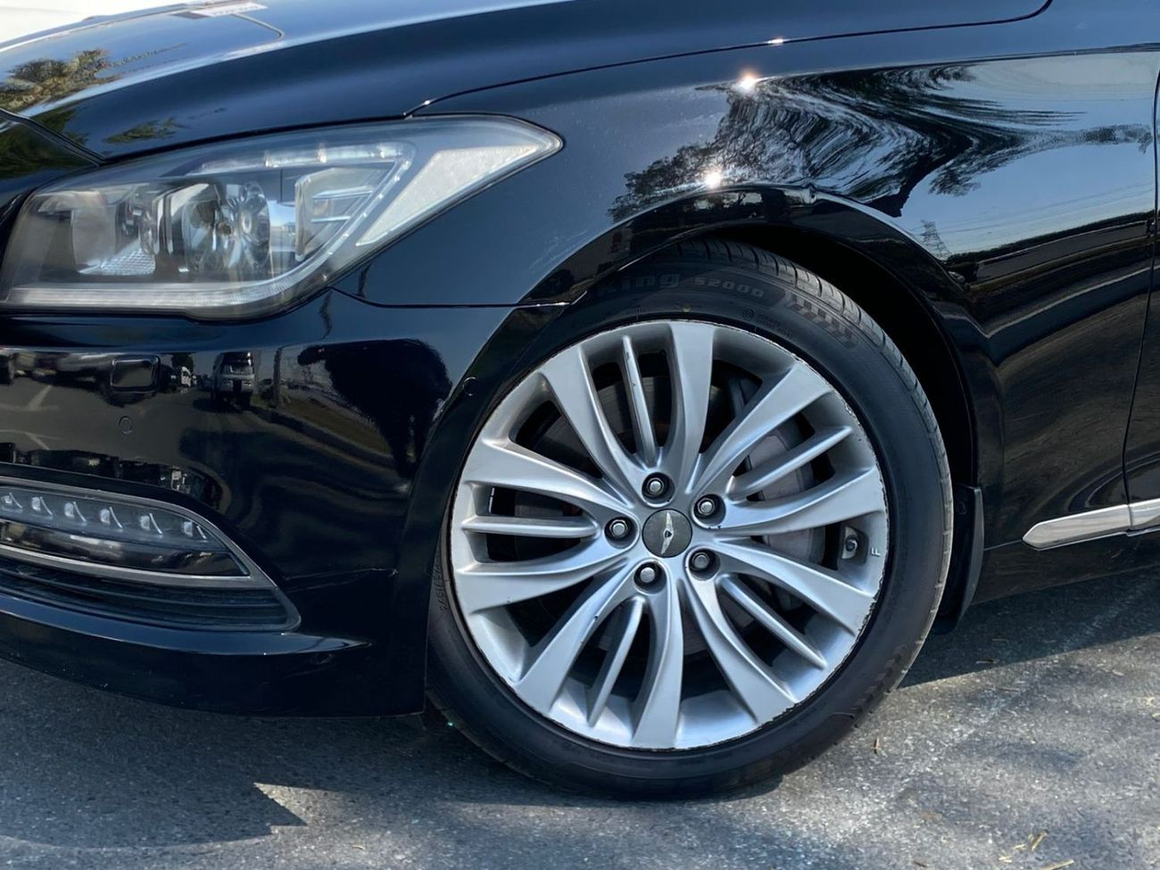 Hyundai Genesis Std 5.0L