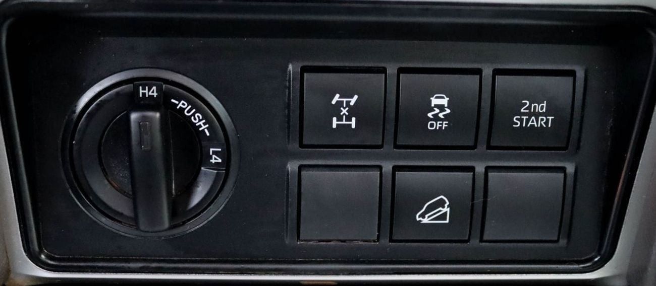 تويوتا برادو GXR 4.0L 4WD Toyota Prado GXR, 4.0L, 2022 GCC, Original Paint, accident-free, in excellent condition