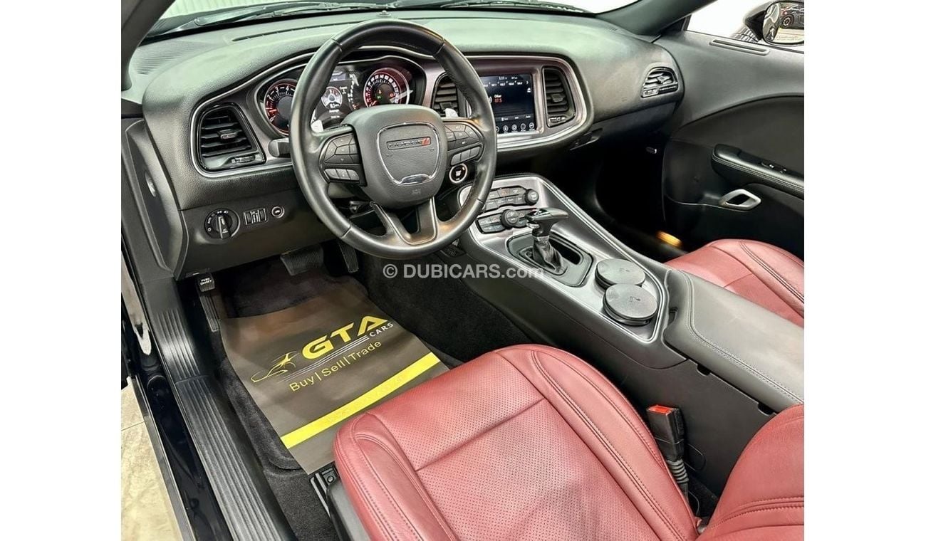 Dodge Challenger 2017 Dodge Challenger R/T Hemi, Warranty, Service History, Full Options, GCC