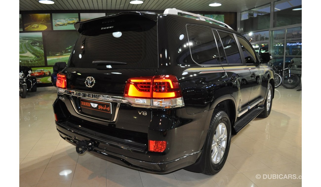 Toyota Land Cruiser GXR V8