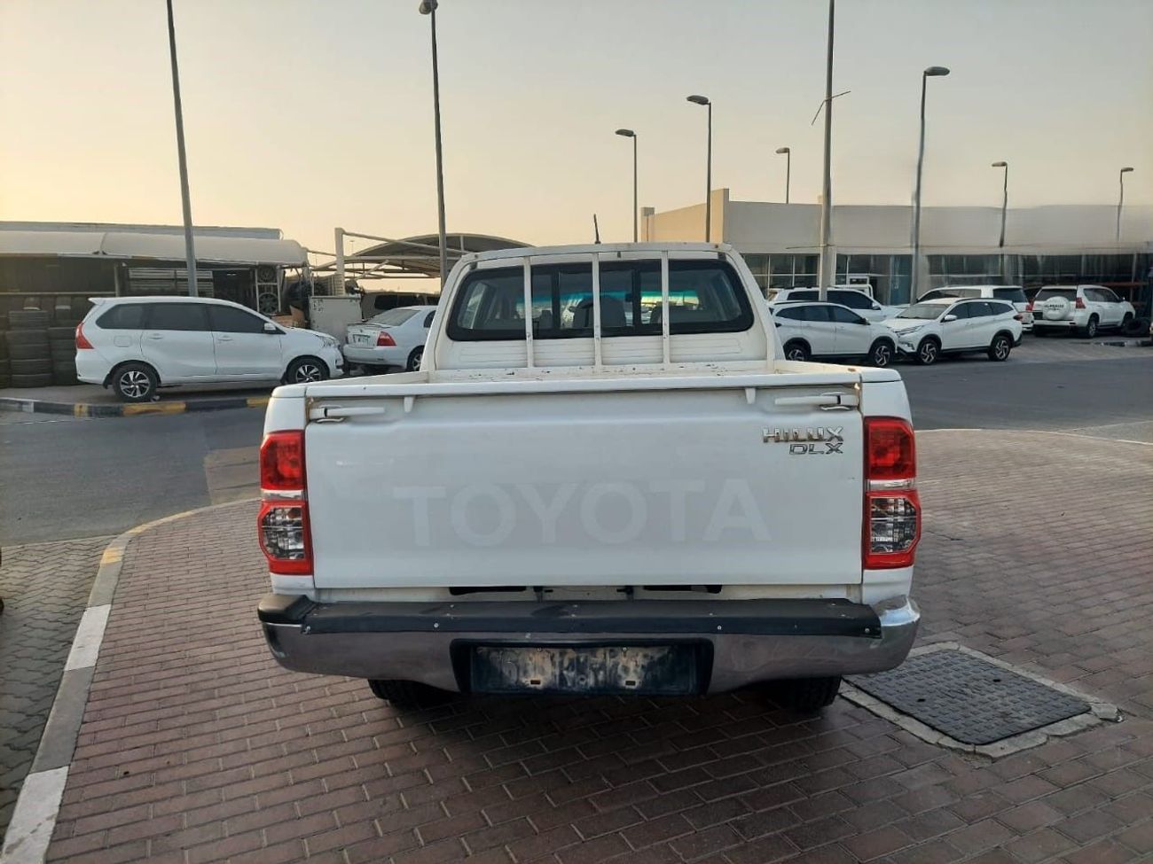 Toyota Hilux DC 2.4L 4WD DIESEL MANUAL TRANSMISSION