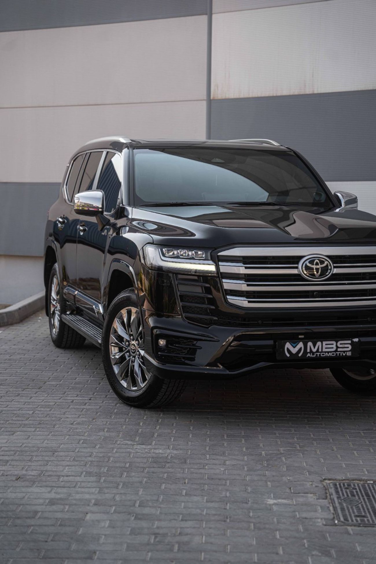 Toyota Land Cruiser 3.3L DIESEL VXR FULL OPTION WITH MBS AUTOBIPGRAPHY VIP SEAT AND ROOF STAR LIGHT