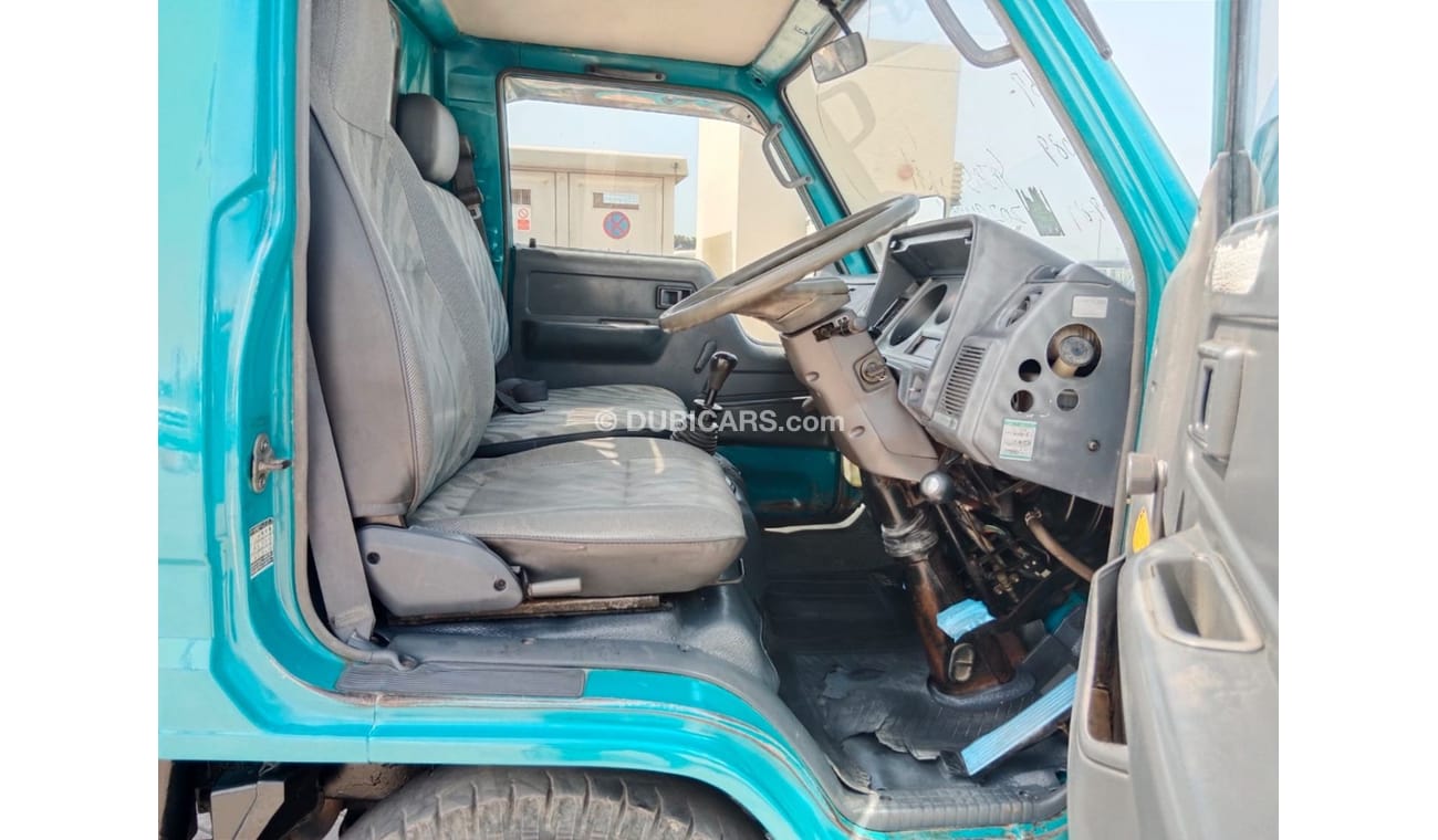 Toyota Dyna TOYOTA DYNA TRUCK RIGHT HAND DRIVE (PM1235)