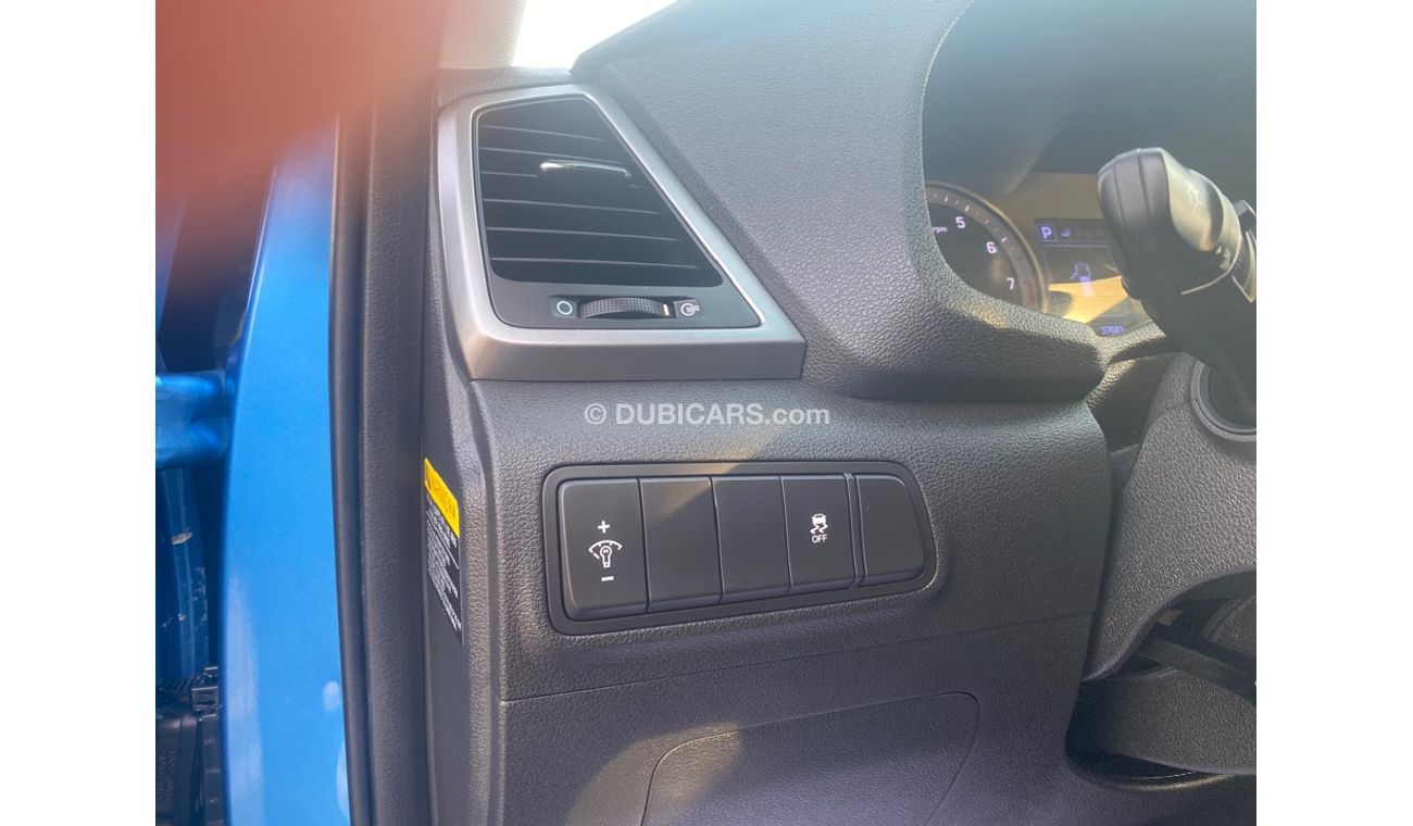 Hyundai Tucson AWD 2.0L V4 2018 AMERICAN SPECIFICATION