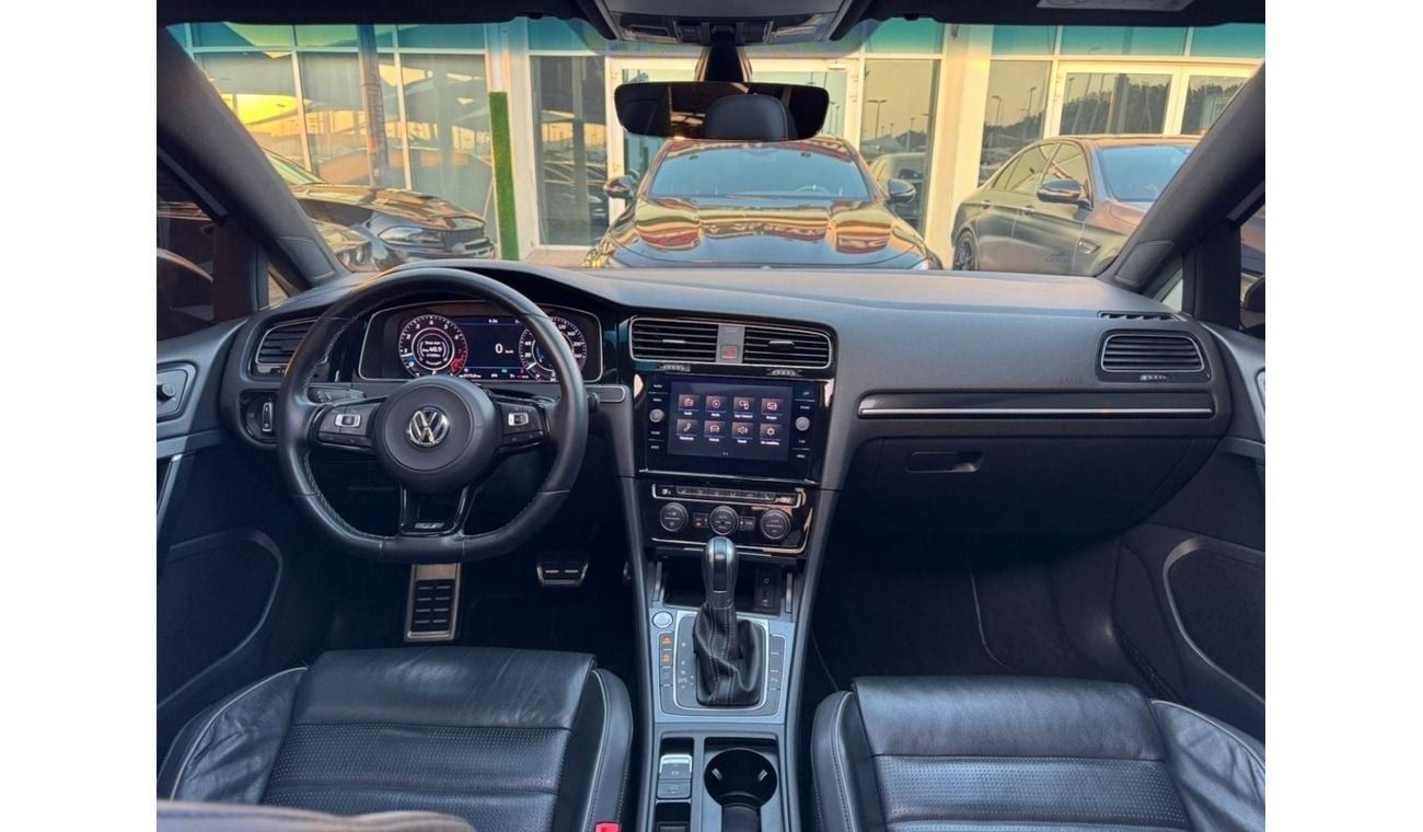 فولكس واجن جولف R 2.0L (280 HP)