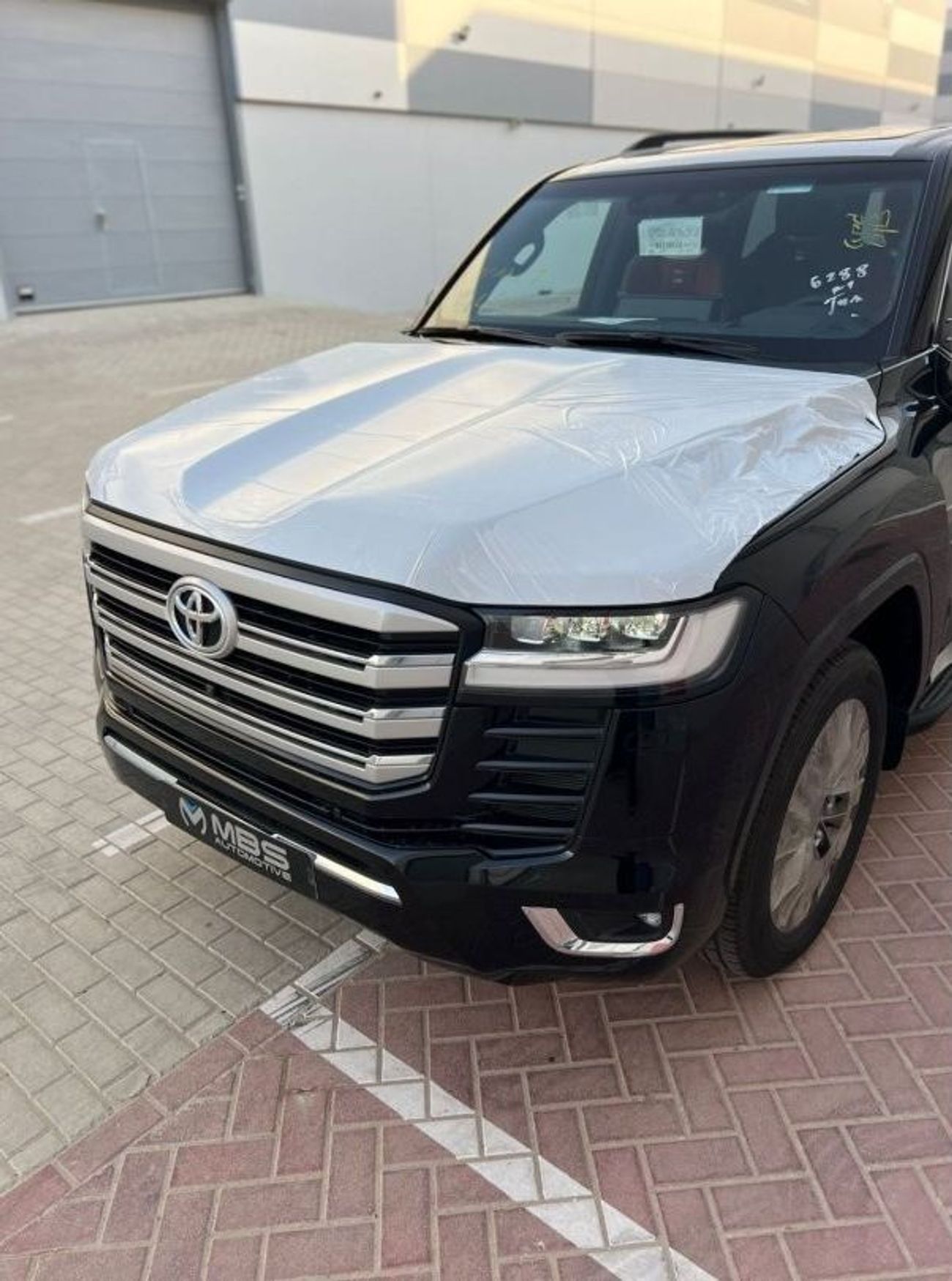 Toyota Land Cruiser 3.5T VXR FULL OPTION WITH MBS AUTOBIOGRAPHY VIP  SEAT AND ROOF STAR LIGHT