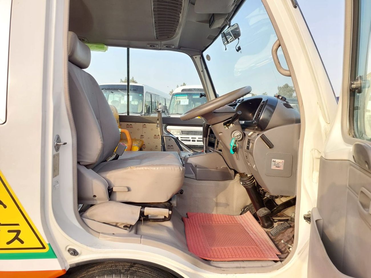 تويوتا كوستر TOYOTA COASTER BUS RHD 2006 MODEL 4.0 L DIESEL AUTOMATIC(PM50981)