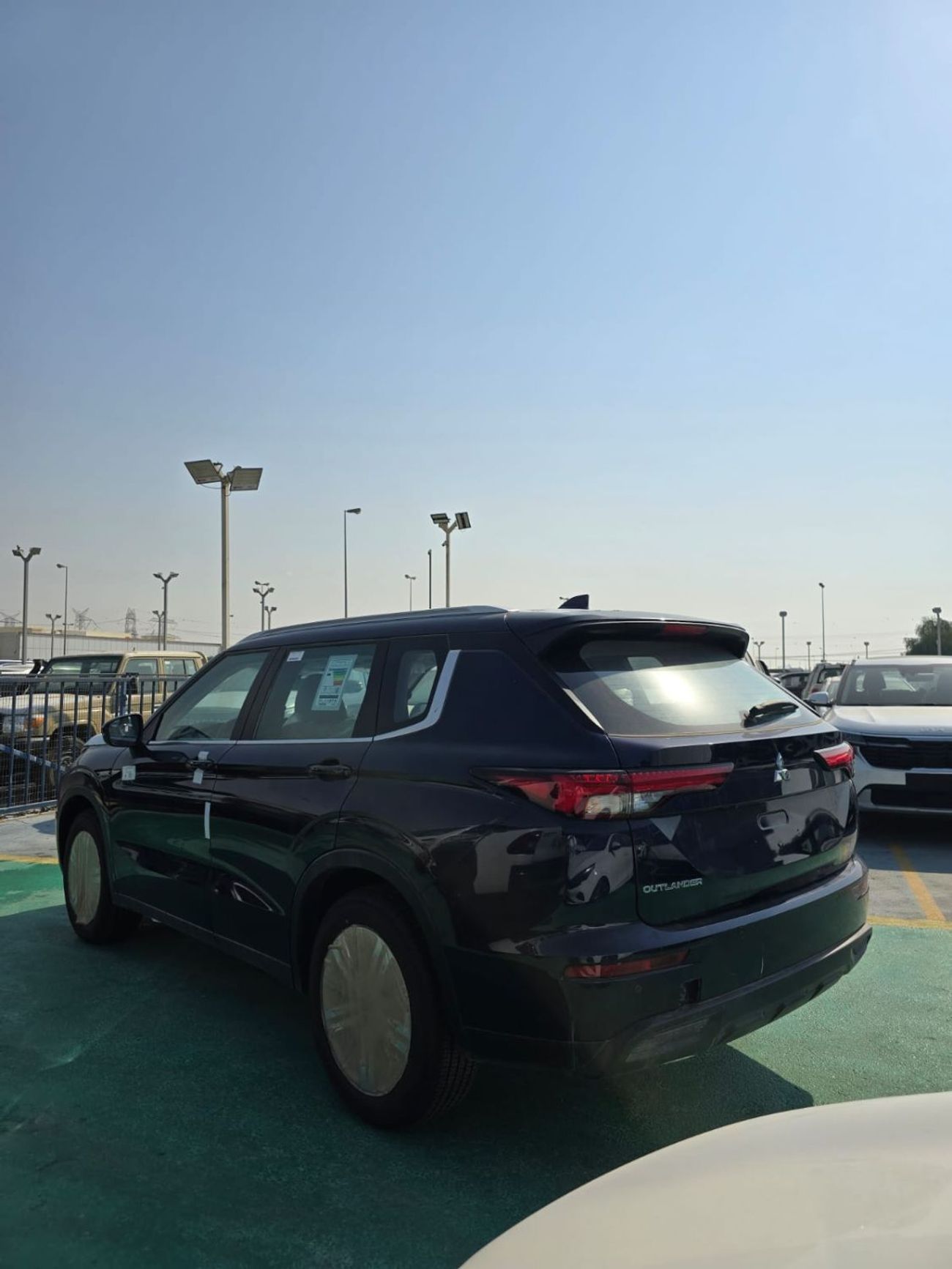 Mitsubishi Outlander GLX 2.4L GLX 2.5L