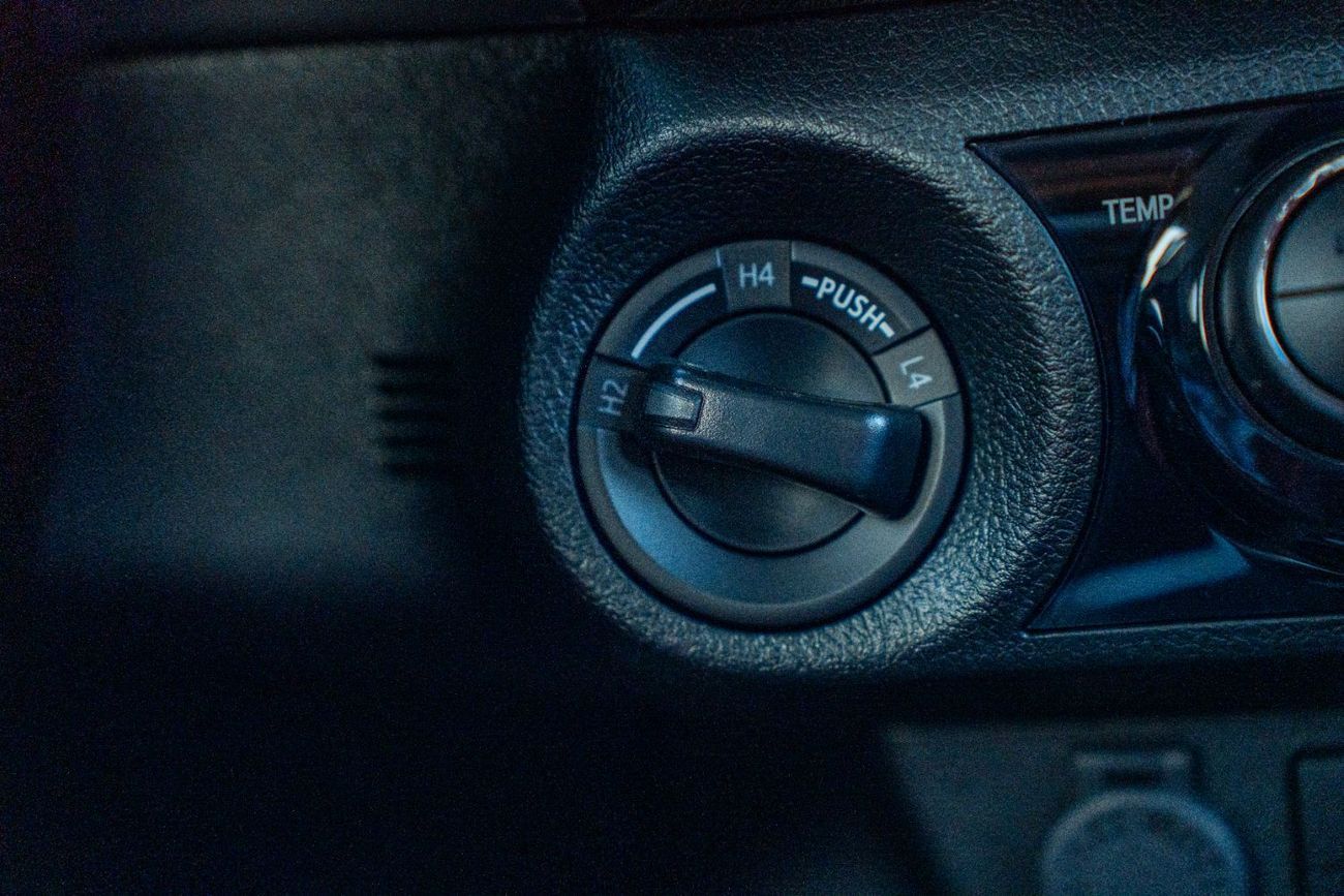 تويوتا هيلوكس 2026 Toyota Hilux D/C  M/T  (2.7L   4WD)