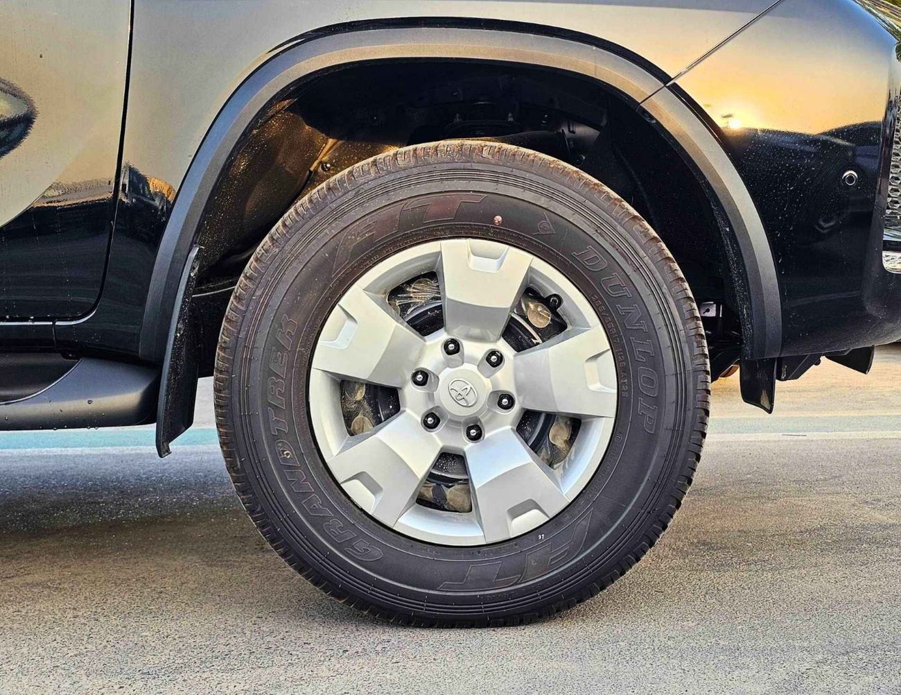 Toyota Fortuner 2.4L V4 DIESEL / MANUAL A.C / DIFF LOCK / OVER FENDER / FOG LAMPS / CHROME HANDLE /CODE#FD24B