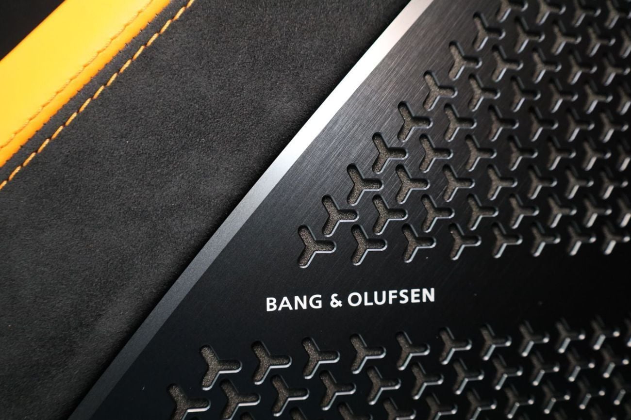 Lamborghini Urus 4.0T V8 Performante Performante Full Carbon Pack, Individual Rear Seat w/ Entertainment, Akrapovic E