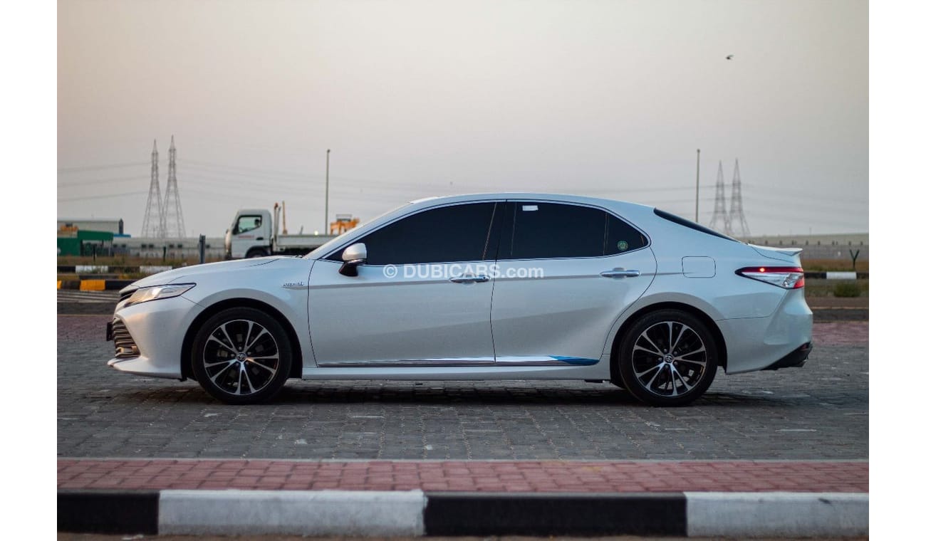 Toyota Camry Limited Toyota Camry hybrid Model : 2020 Price: 90,000 dirhams  Mileage: 58,000 km  Gulf specificati