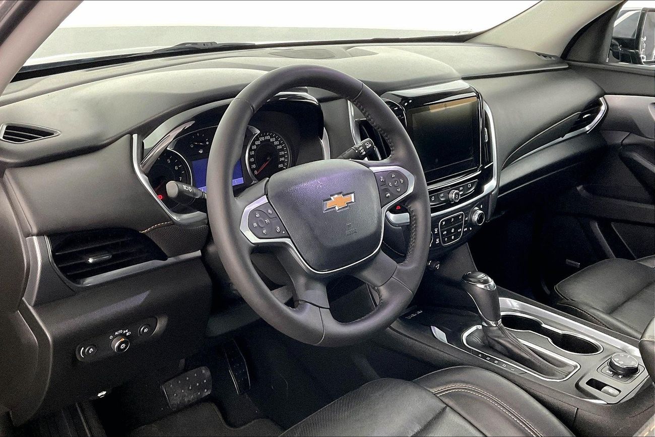 ميتسوبيشي باجيرو GLS Midline w/sunroof | شامل الضمان | 0 ﺪﻔﻋﺓ ﺃﻮﻟﻯ