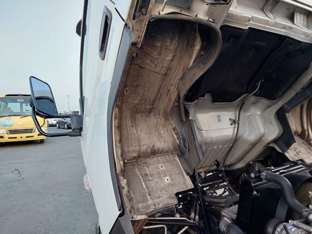 Mitsubishi Fuso Canter MITSUBISHI CANTER FREEZER TRUCK RHD 2018 MODEL 3.0 L DIESEL AUTOMATIC(PM32241)