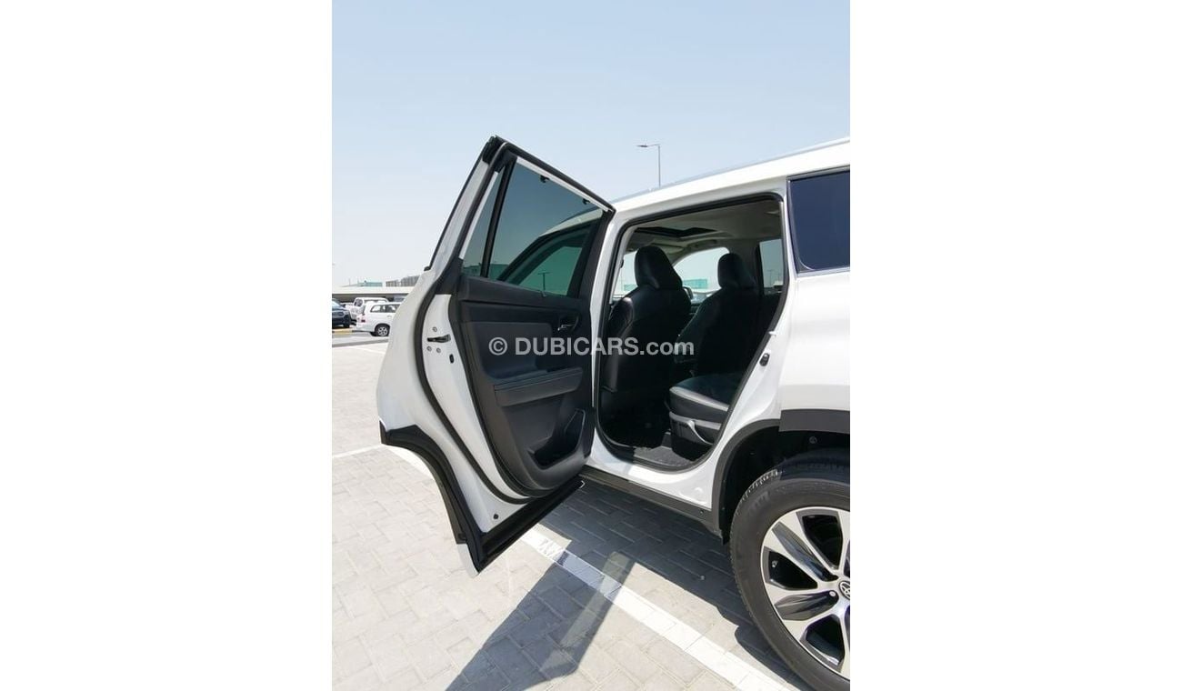 Toyota Highlander Toyota Highlander XLE-2021-White