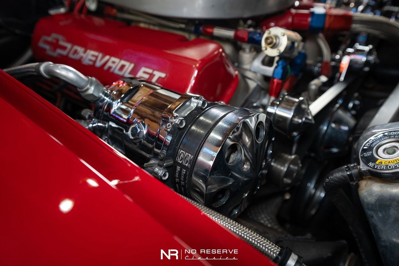 شيفروليه كورفت ZZ502 6 Speed Widebody Restomod