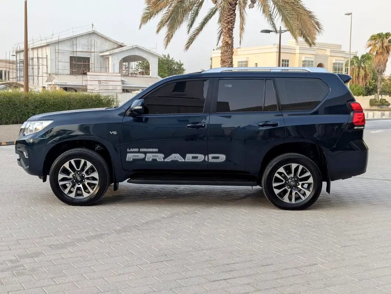 تويوتا برادو GXR 2022 | GCC Specs | Full Option V6 Interior and Exterior Excellent Condition