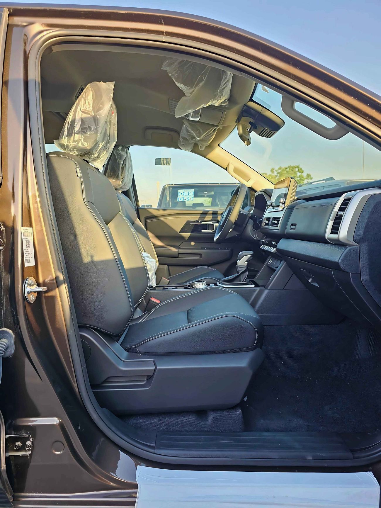 Mitsubishi L200 SPORTERO / 2.4L DSL/ A/T / FULL OPTION WITH BADGE/ 4WD (CODE # SPORTERO)