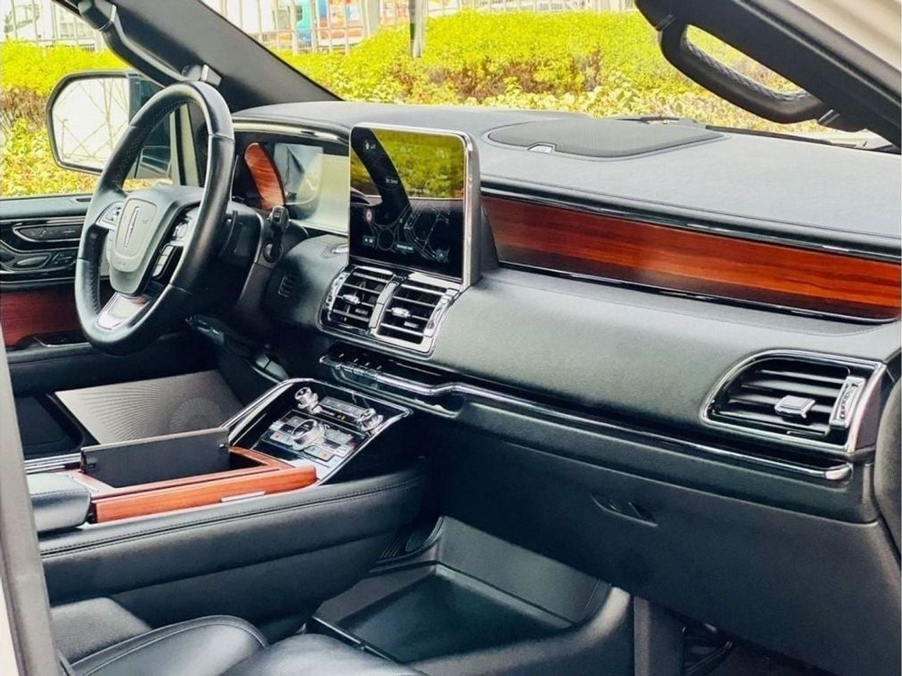 لينكولن نافيجاتور LINCOLN NAVIGATOR | RESERVE | GCC SPECS | YEAR 2019 |  SERVICE HISTORTY | FLEXIBLE DOWN PAYMENT EMI