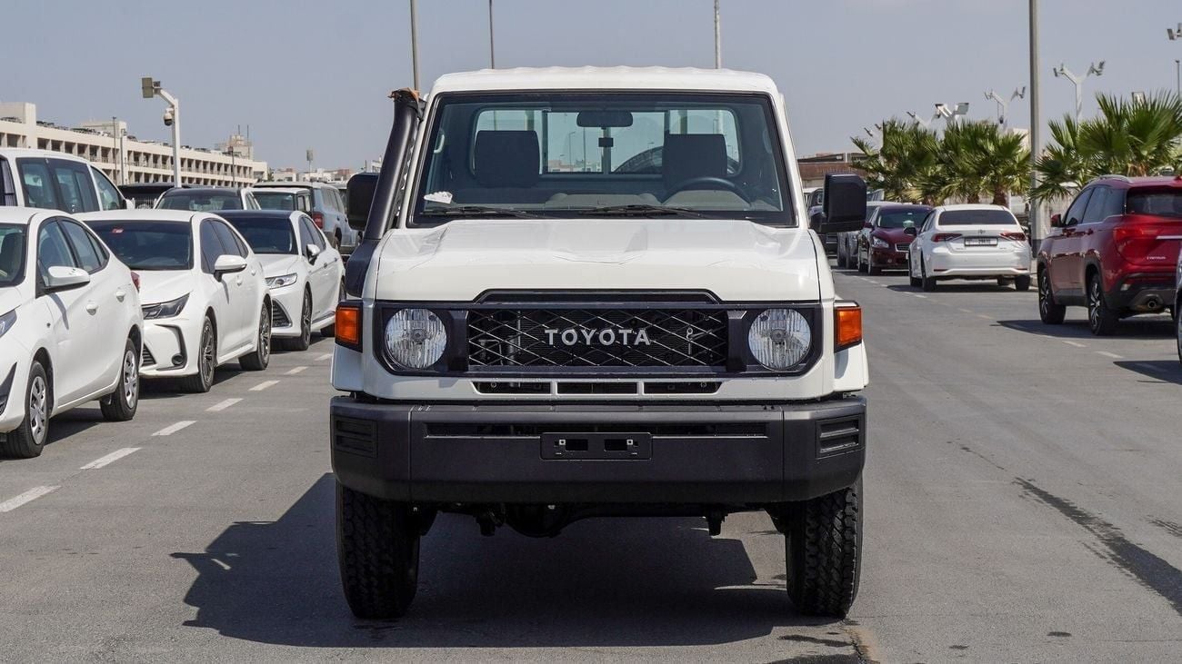 تويوتا لاند كروزر بيك آب PICKUP LC79 S/C DIESEL 2.8L M/T Basic Option , 2025 Model