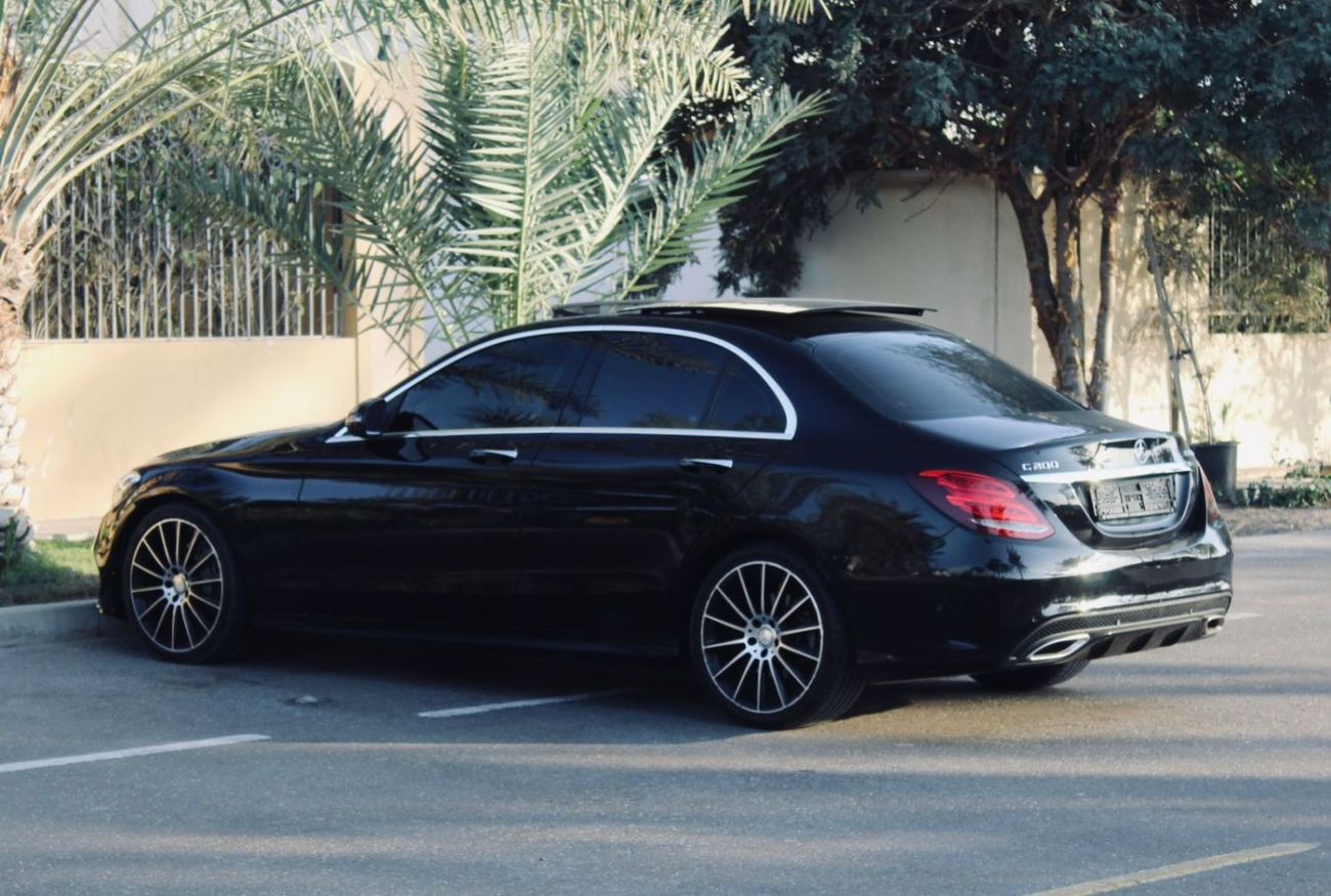 Mercedes-Benz C 200 Mercedes-Benz C200 | AMG Package | GCC Specification | Original Condition  A stylish and well-mainta
