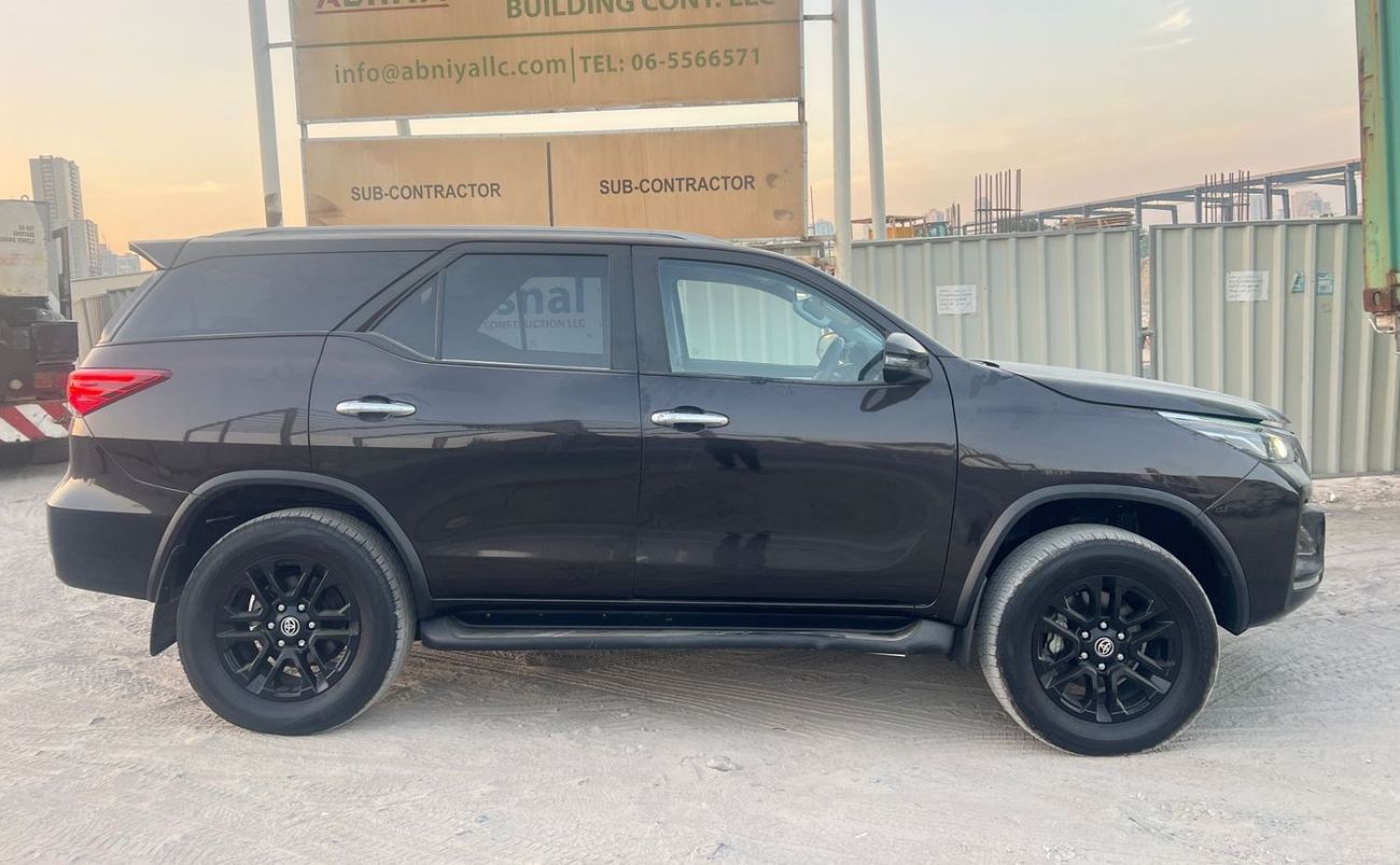 تويوتا فورتونر diesel 2.8 liter ,Right hand drive 2023 Model ,only for export available