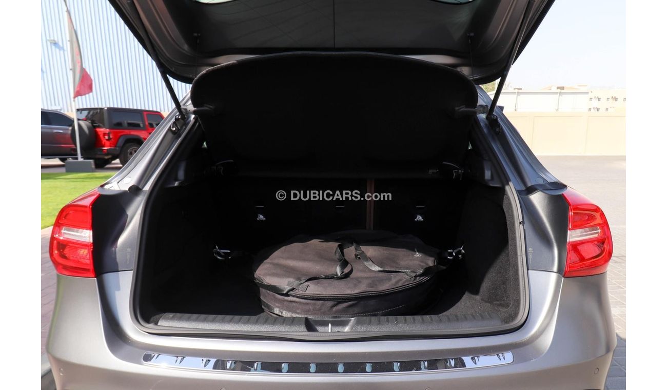 مرسيدس بنز GLA 250 X156